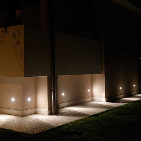 Guide lights