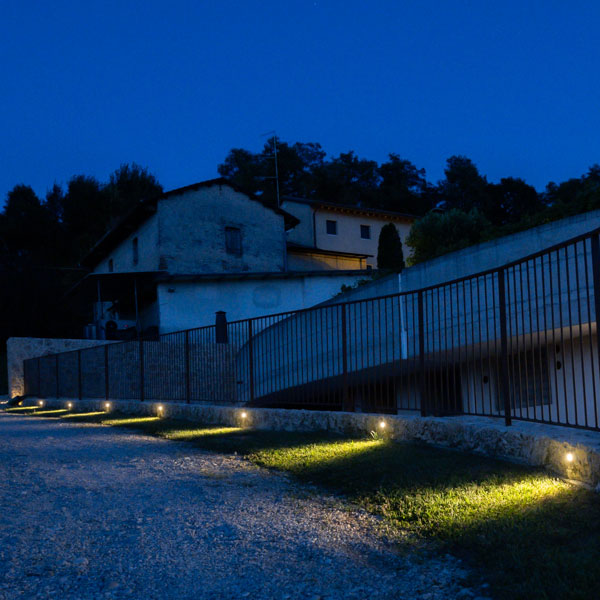 Guide lights